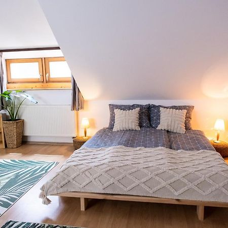 Sziklai Apartman Veszprem Bagian luar foto