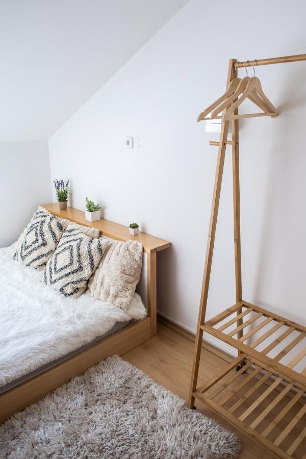 Sziklai Apartman Veszprem Bagian luar foto