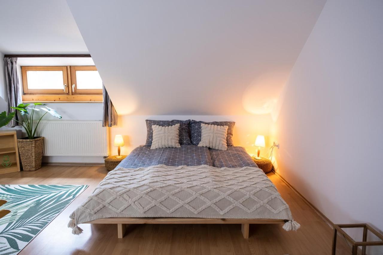 Sziklai Apartman Veszprem Bagian luar foto