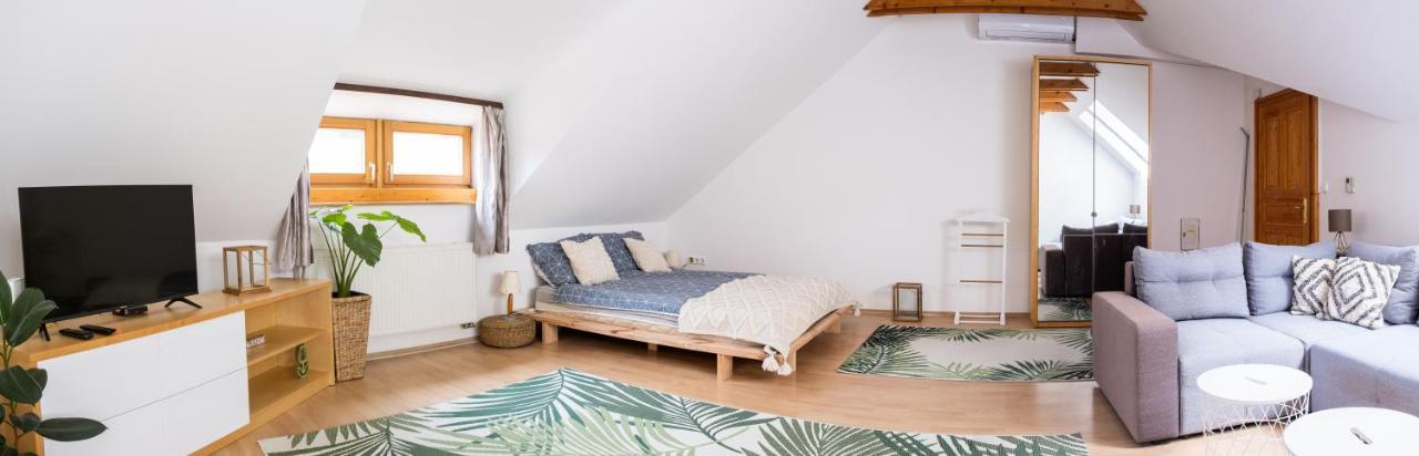 Sziklai Apartman Veszprem Bagian luar foto
