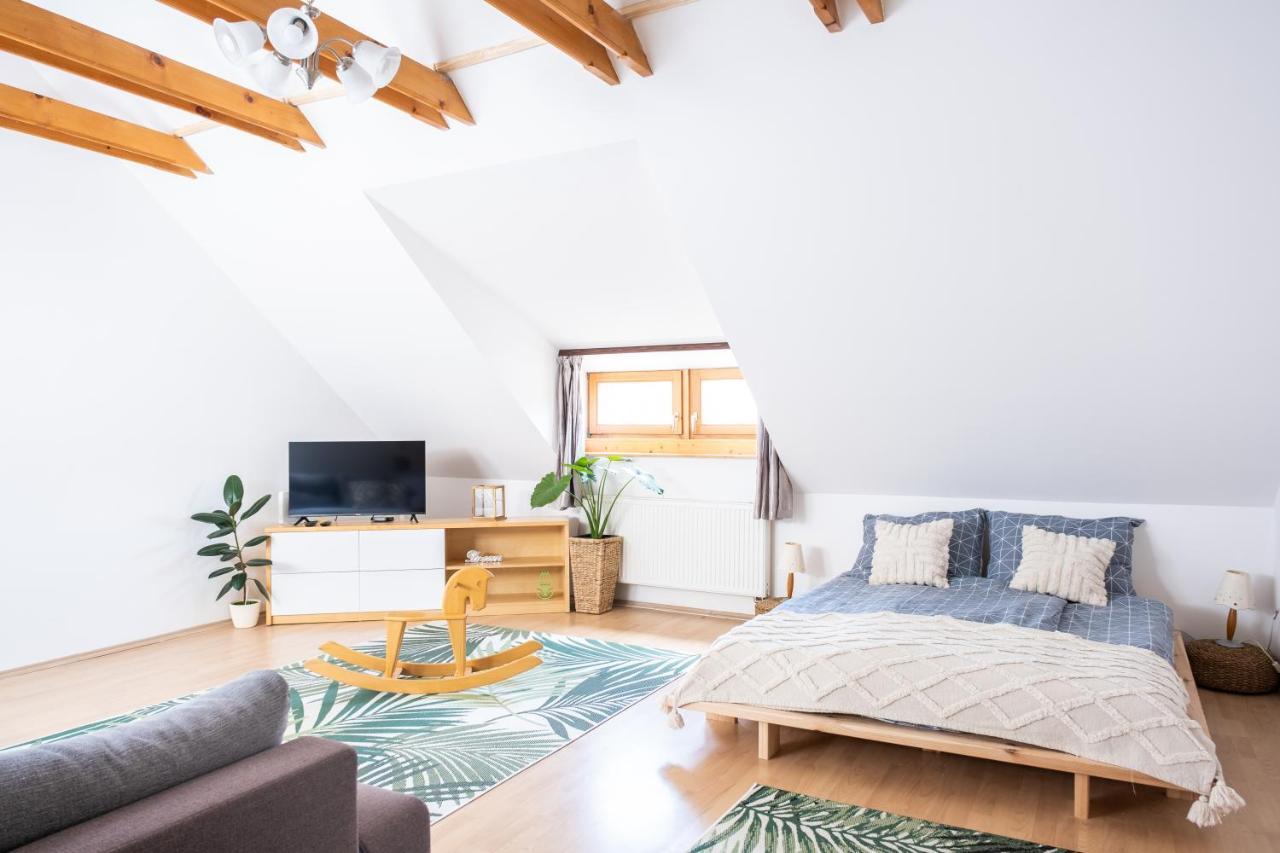 Sziklai Apartman Veszprem Bagian luar foto